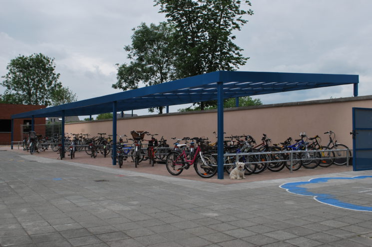 Speelplaatsoverkapping & fietsenstalling Eernegem